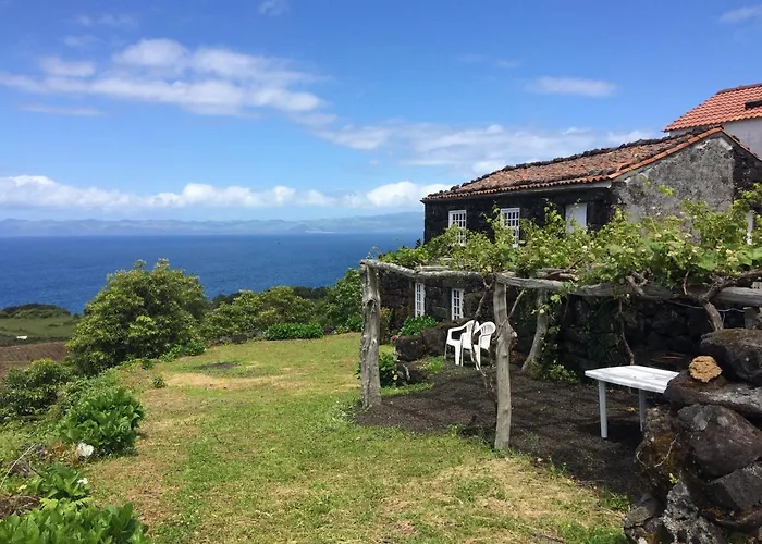 Casa Do Castanheiro * Santo Antonio (Pico Island)
