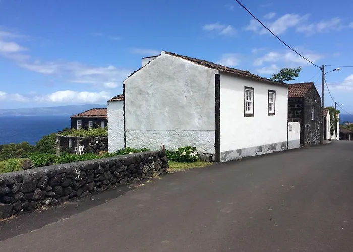 Casa Do Castanheiro * Santo Antonio (Pico Island)